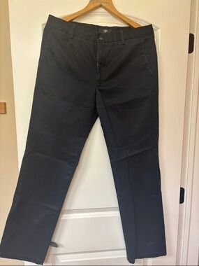 Dockers Men's Black Chinos - Straight Fit